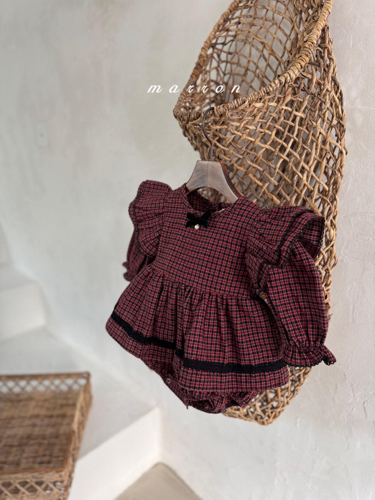 ［marron］Tree check ribbon rompers