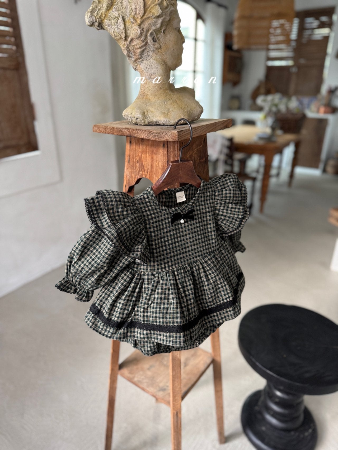 ［marron］Tree check ribbon rompers