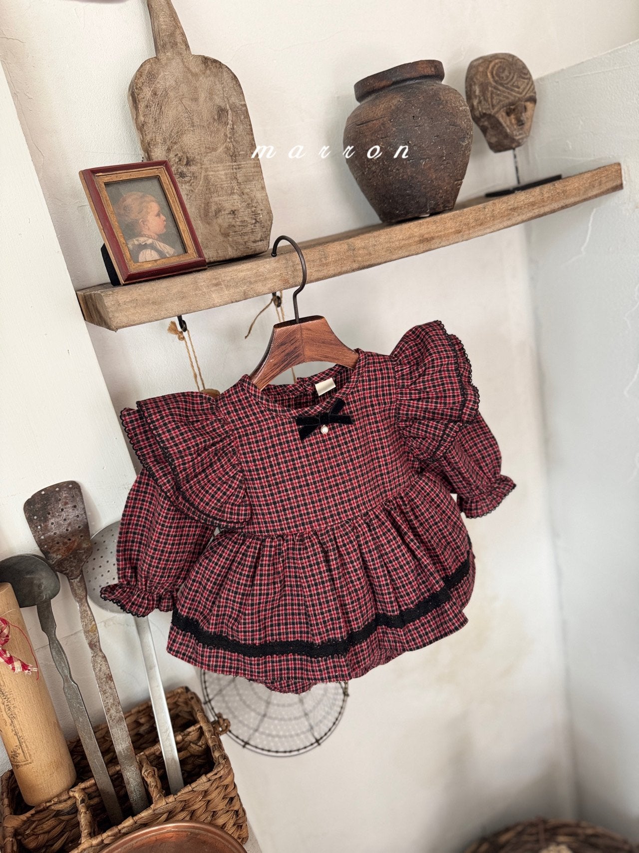 ［marron］Tree check ribbon rompers