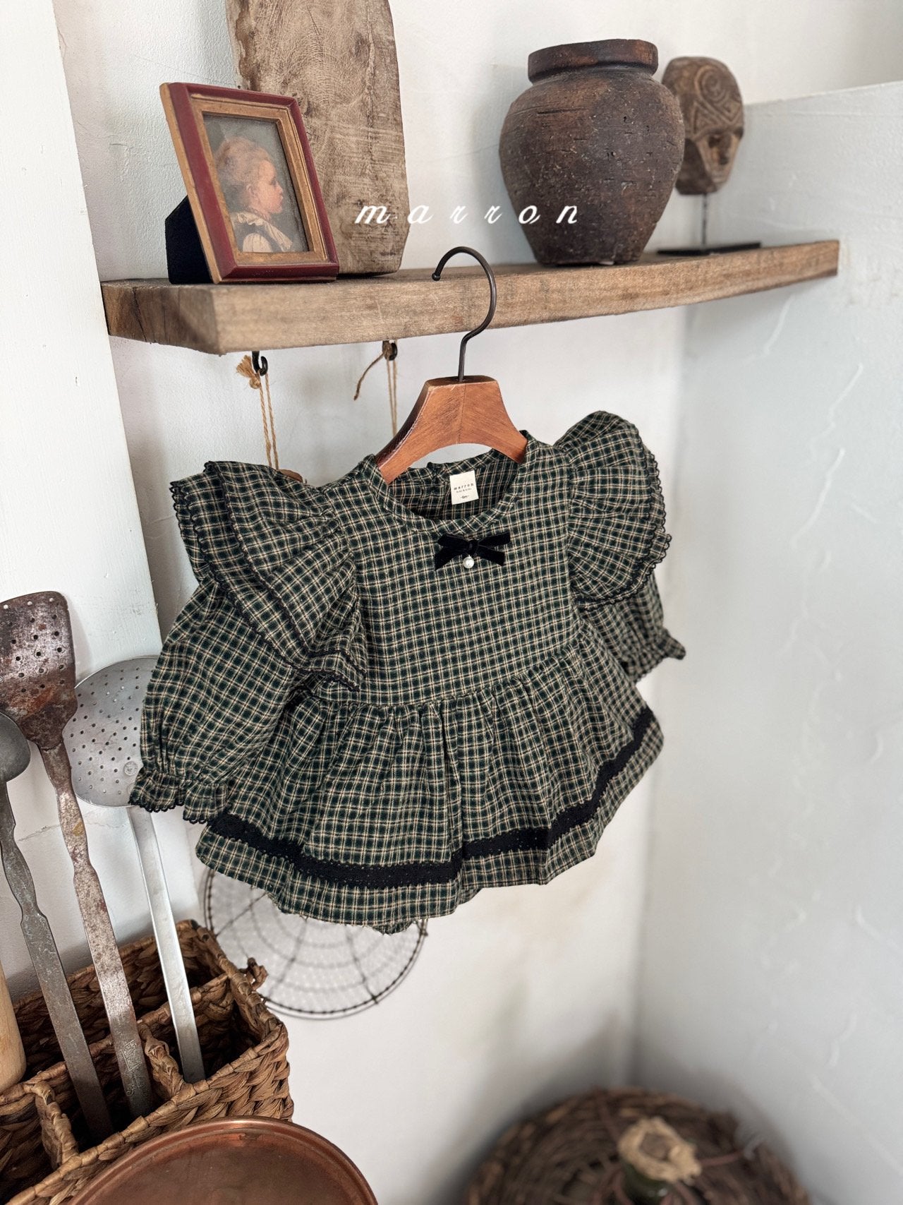 ［marron］Tree check ribbon rompers