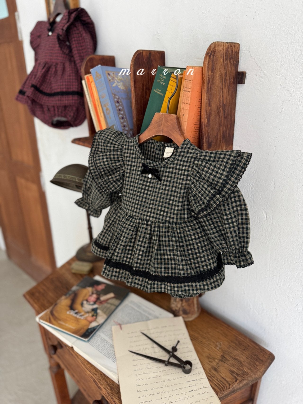 ［marron］Tree check ribbon rompers