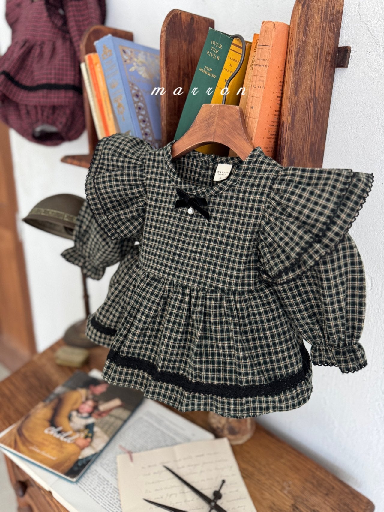 ［marron］Tree check ribbon rompers