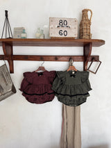 ［marron］Tree check ribbon rompers