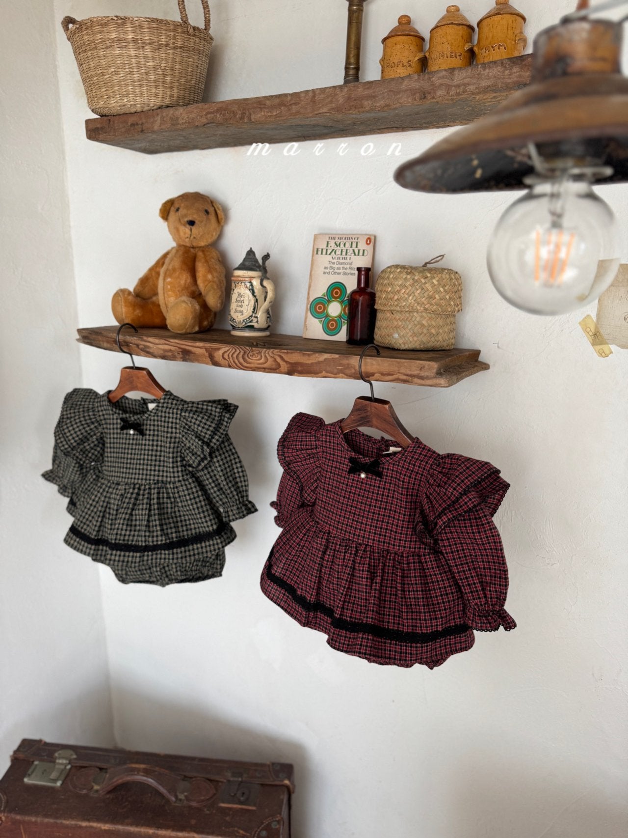 ［marron］Tree check ribbon rompers