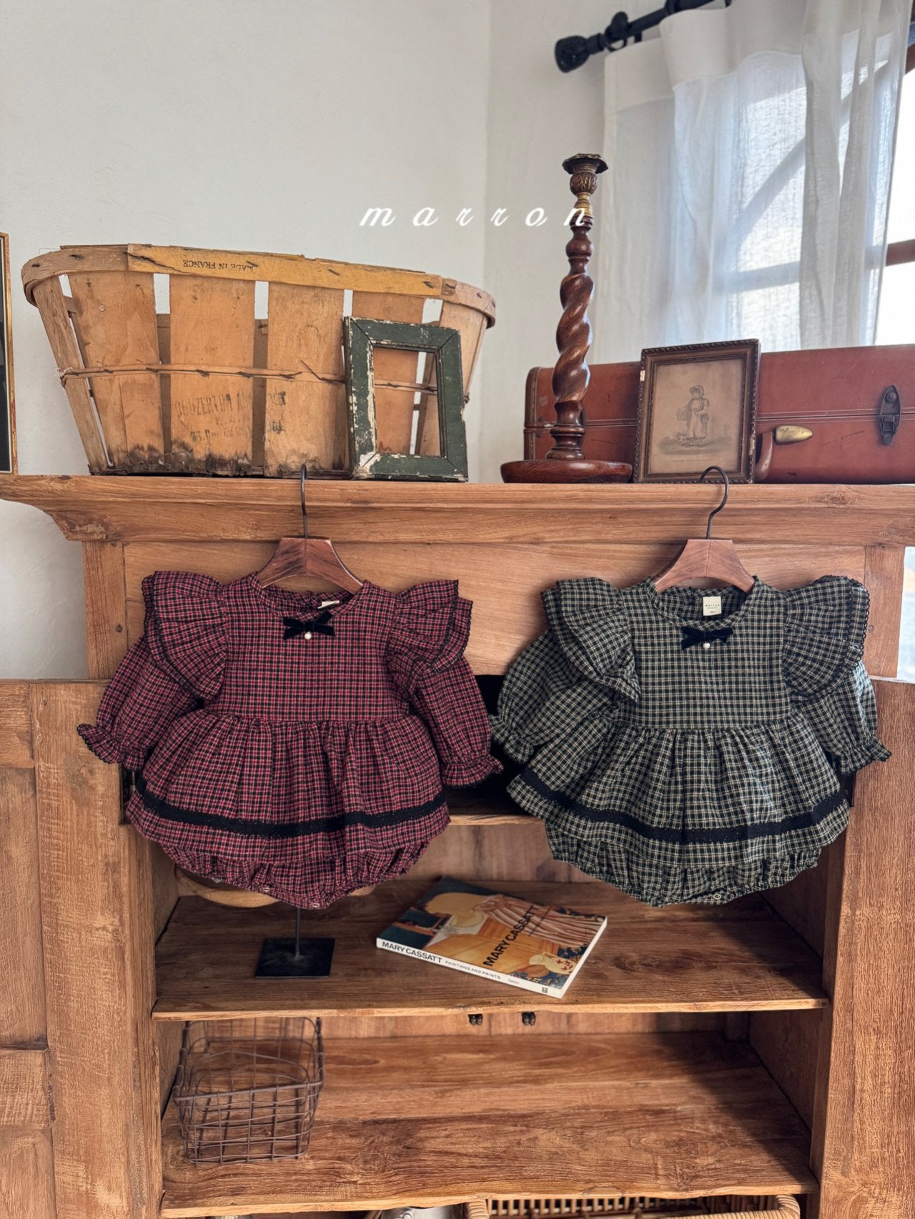 ［marron］Tree check ribbon rompers