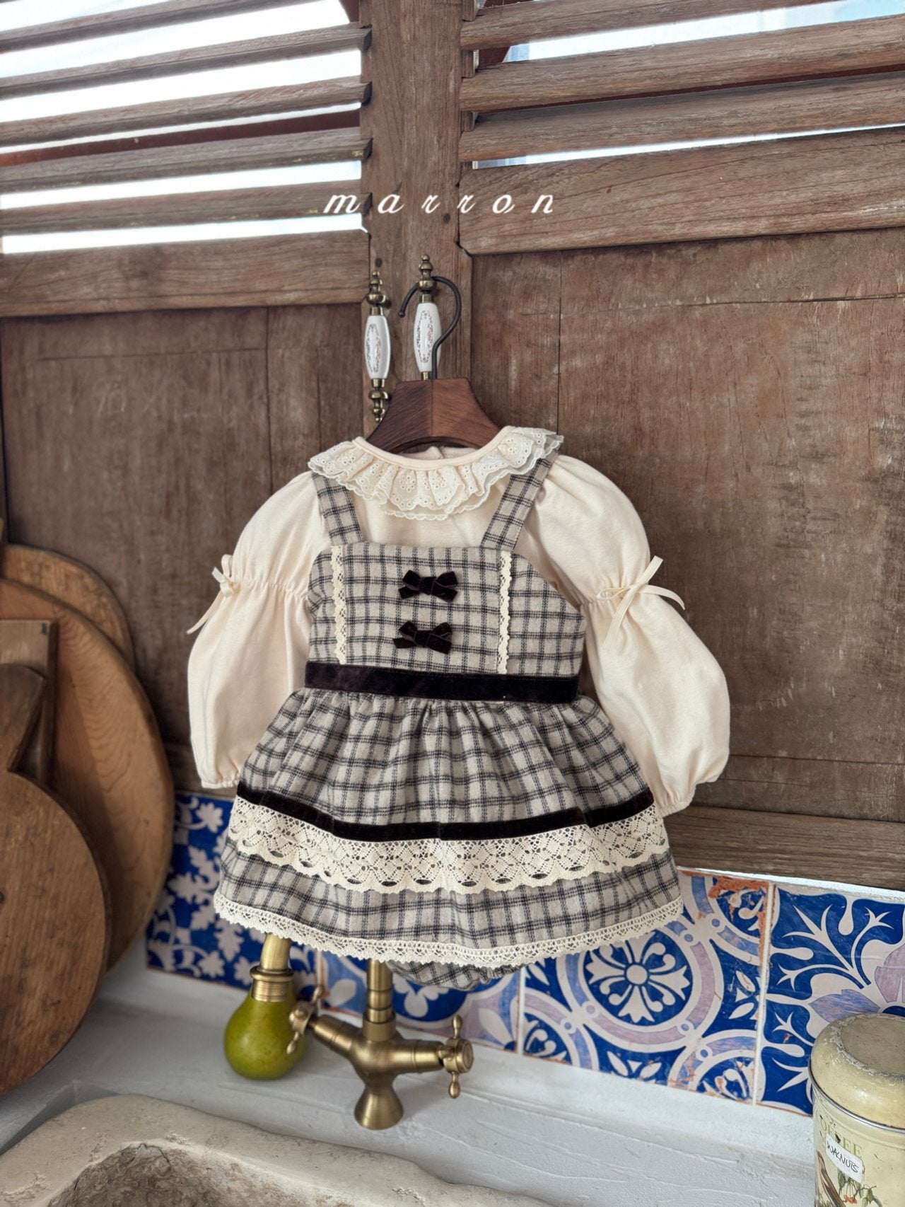 ［marron］Buruni check ribbon rompers