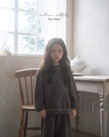 ［anggo］Cake sweatshirt