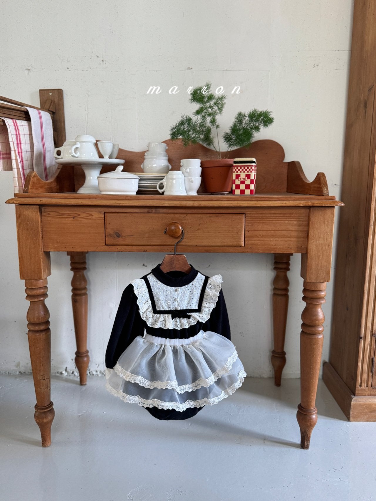 ［marron］Coco lace rompers