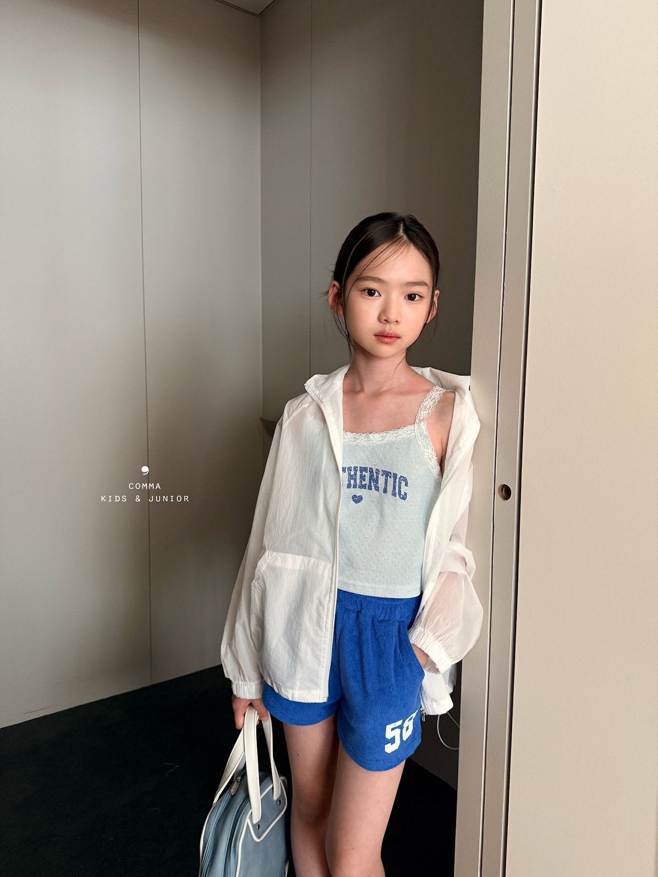 ［comma］Authentic lace sleeveless tops