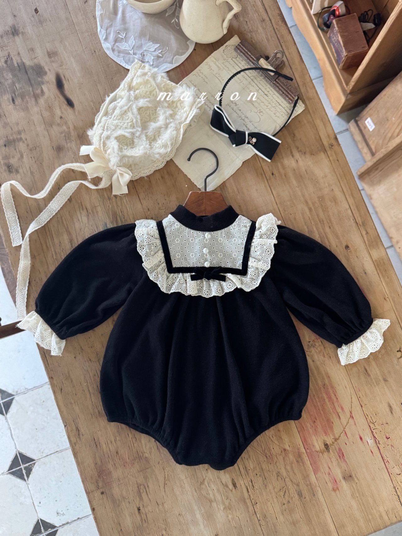 ［marron］Coco lace rompers