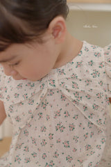 ［bebenine］Ruffle flower ribbon suit