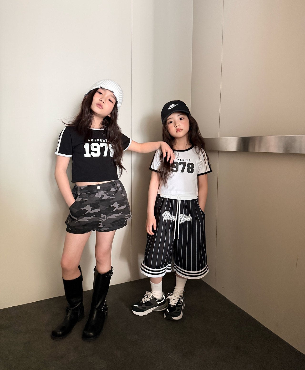 ［comma］1978 line tee