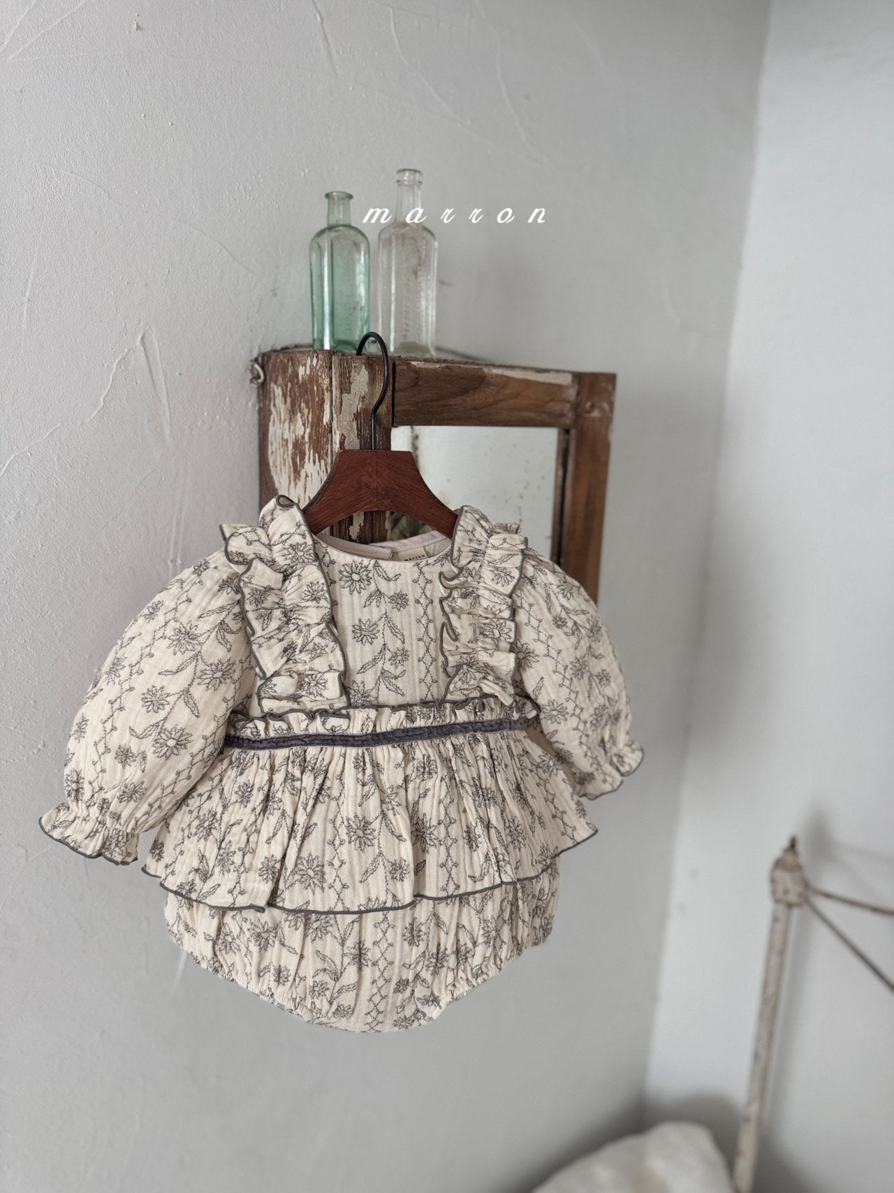 ［marron］Post flower rompers