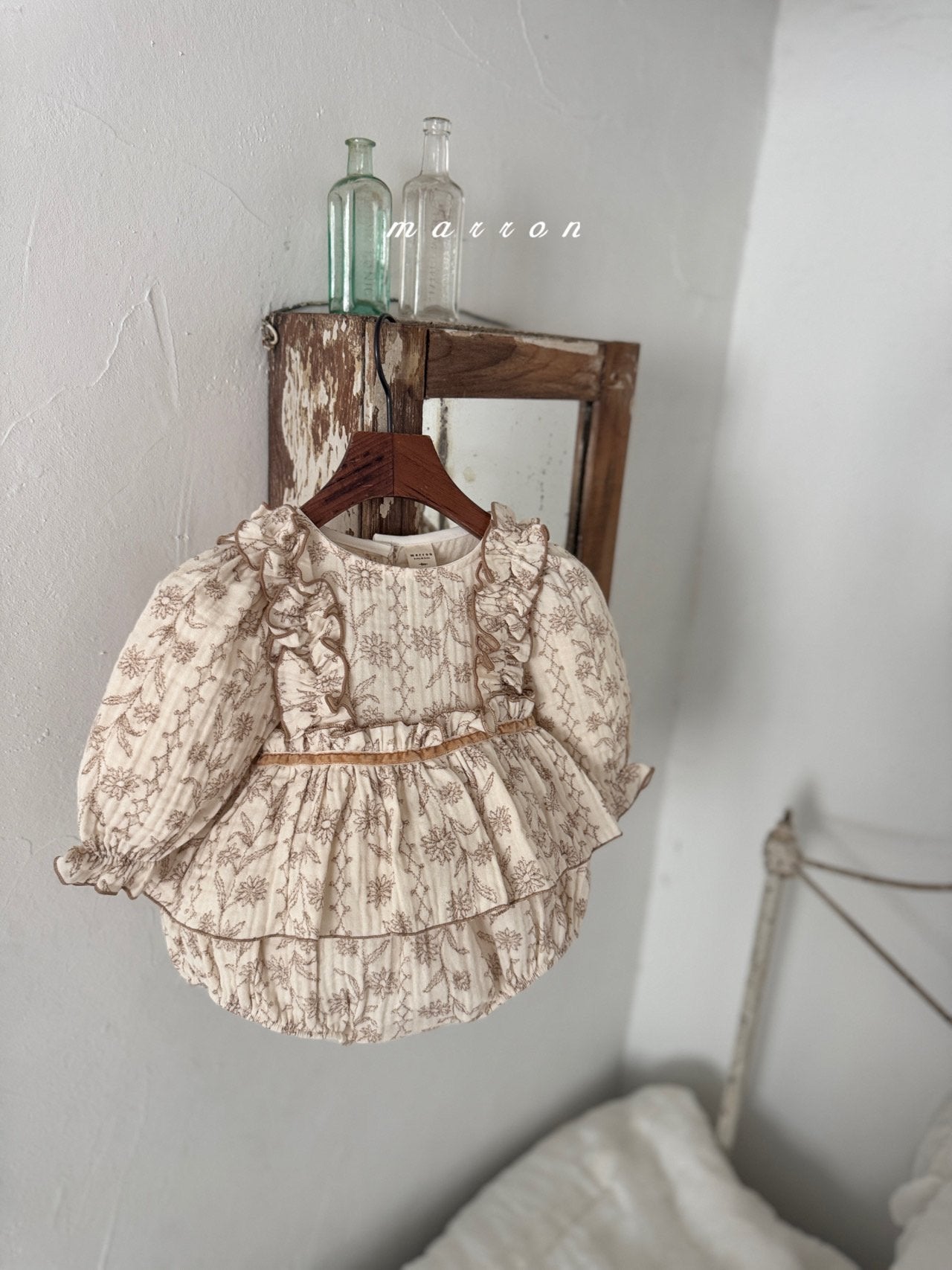 ［marron］Post flower rompers