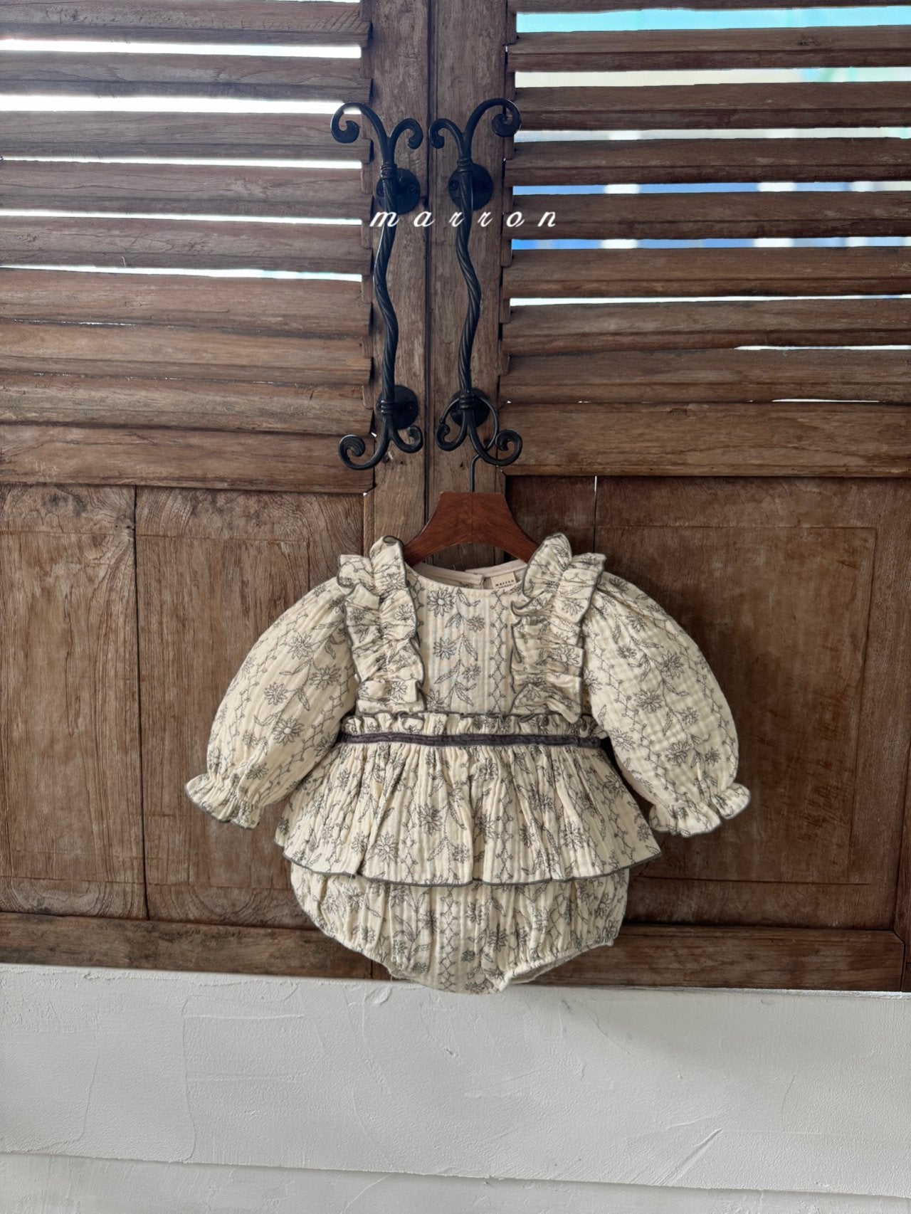 ［marron］Post flower rompers