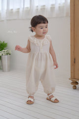 ［bebenine］Noir mellow frill suit