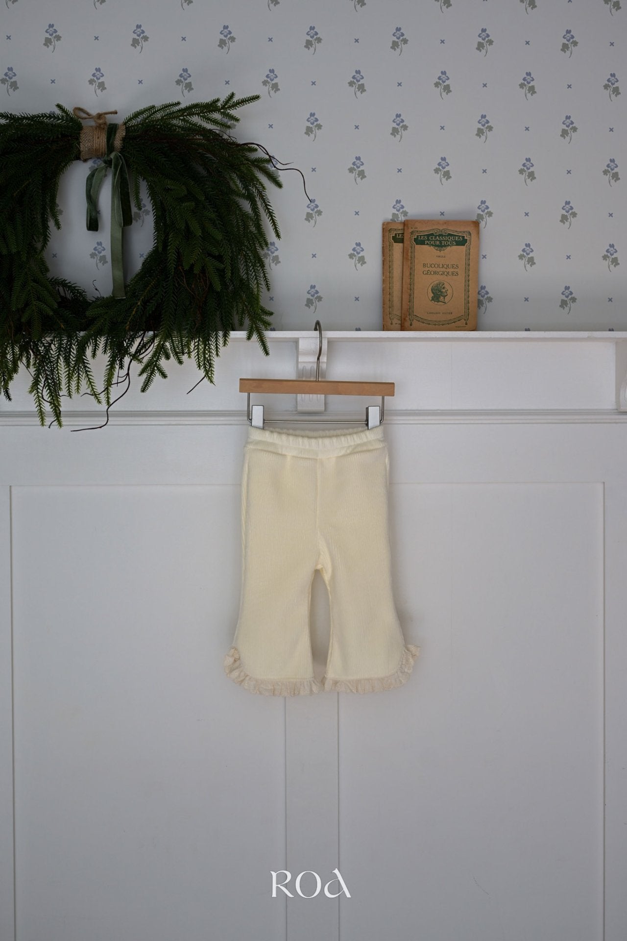 ［ROA］Frill flare pants