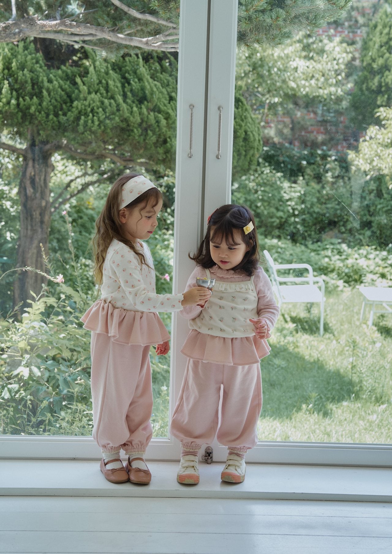 ［momo ann］Frill jogger pants