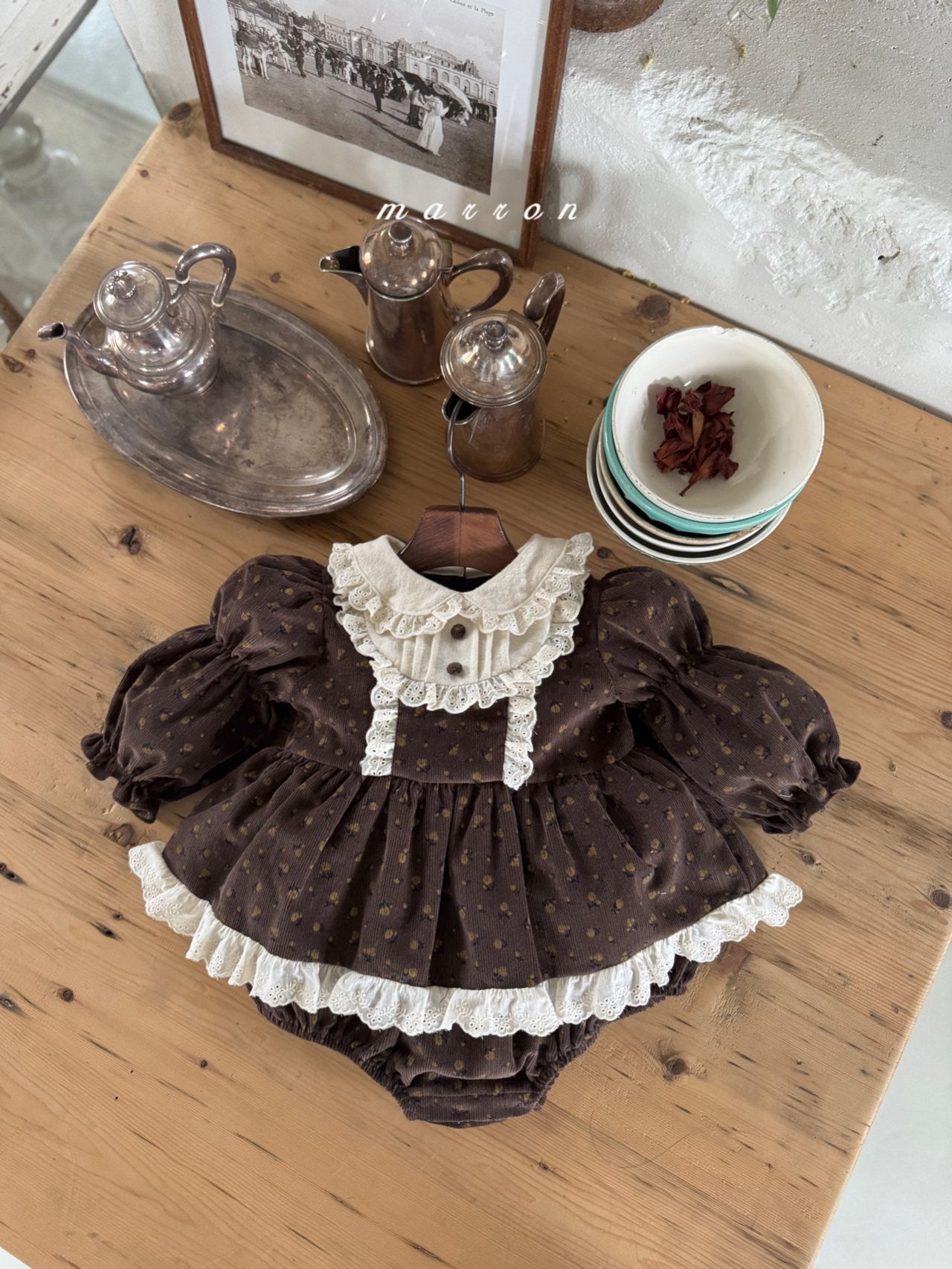 ［marron］Rose lace rompers