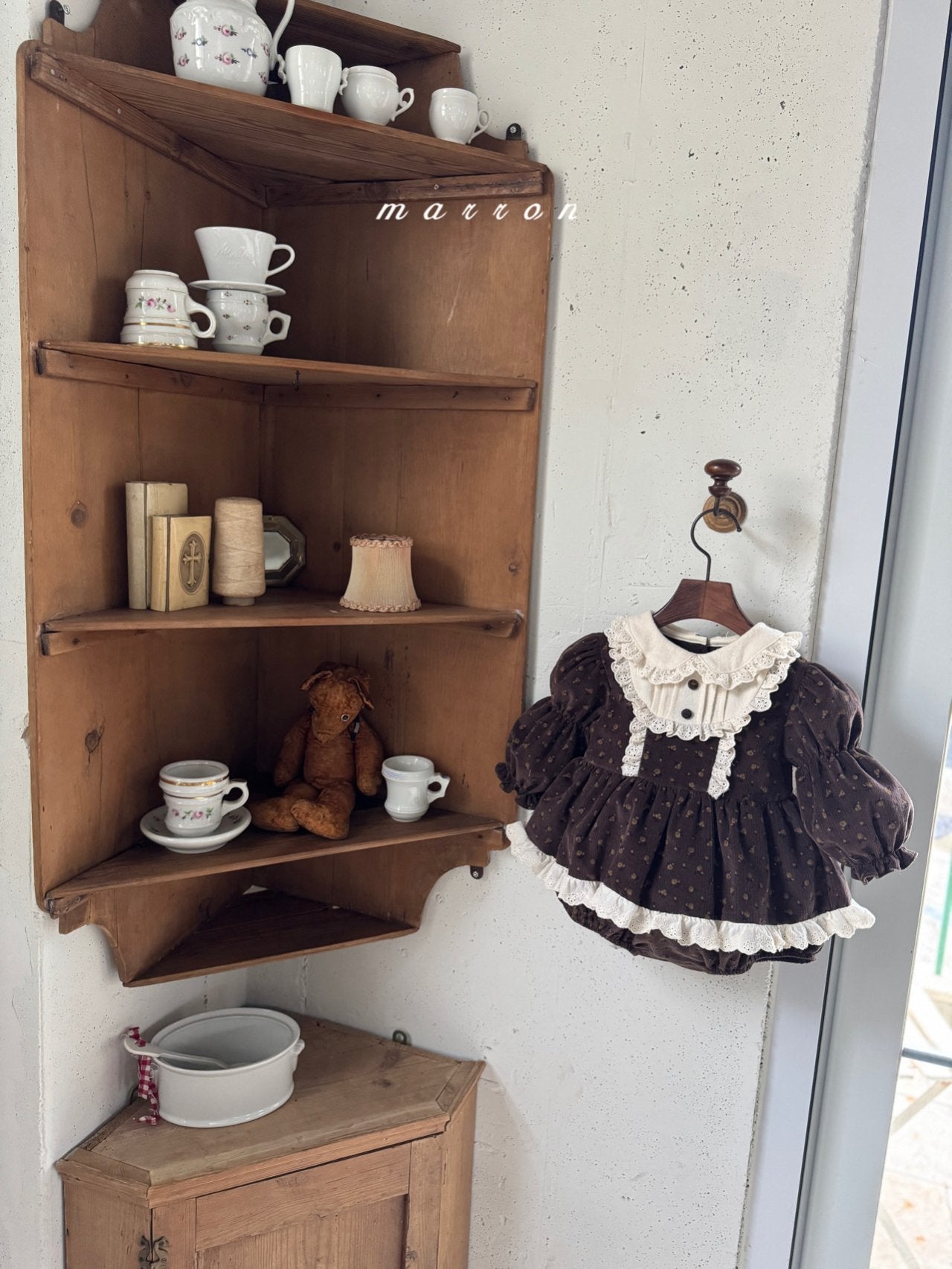 ［marron］Rose lace rompers