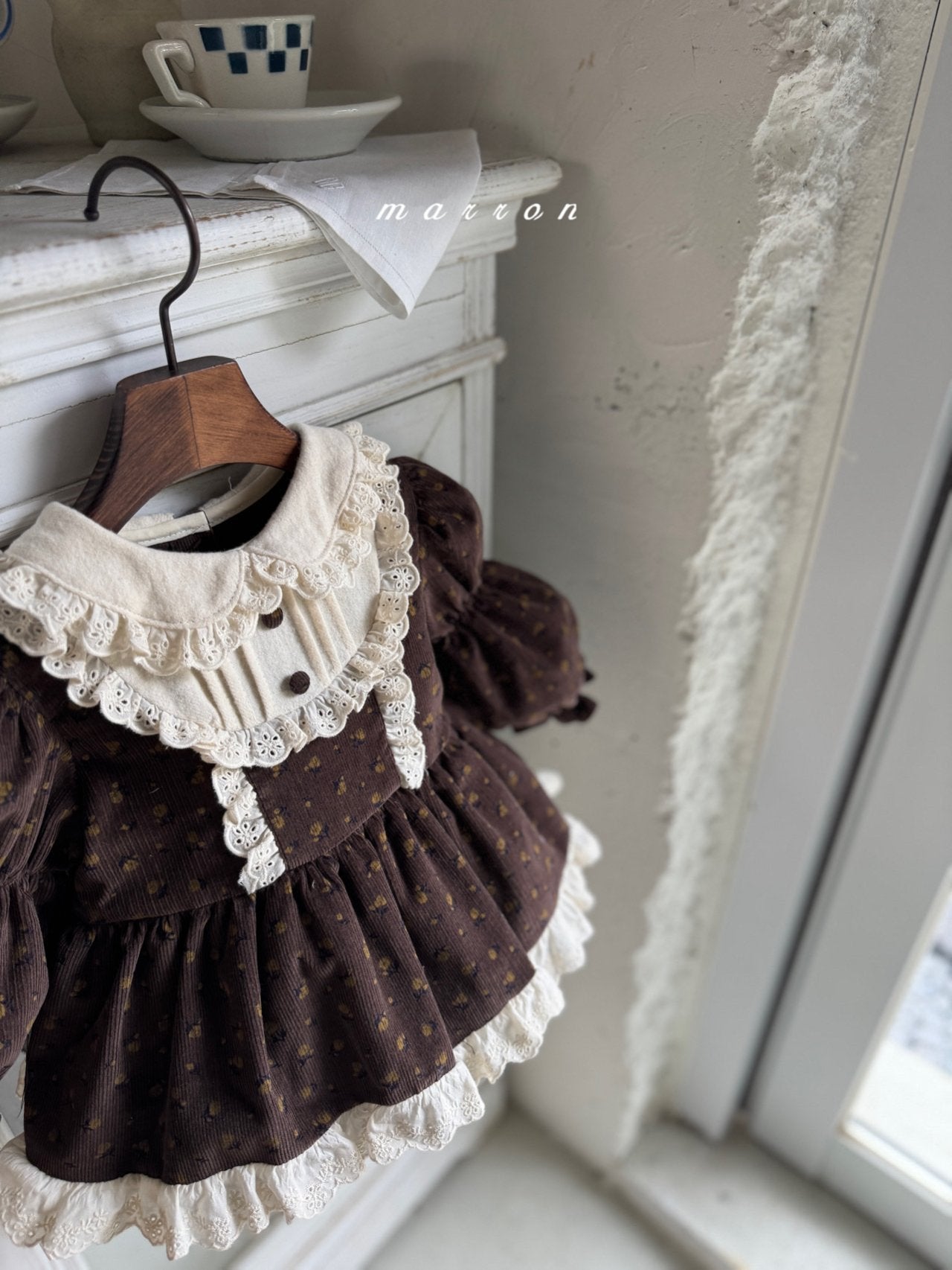 ［marron］Rose lace rompers