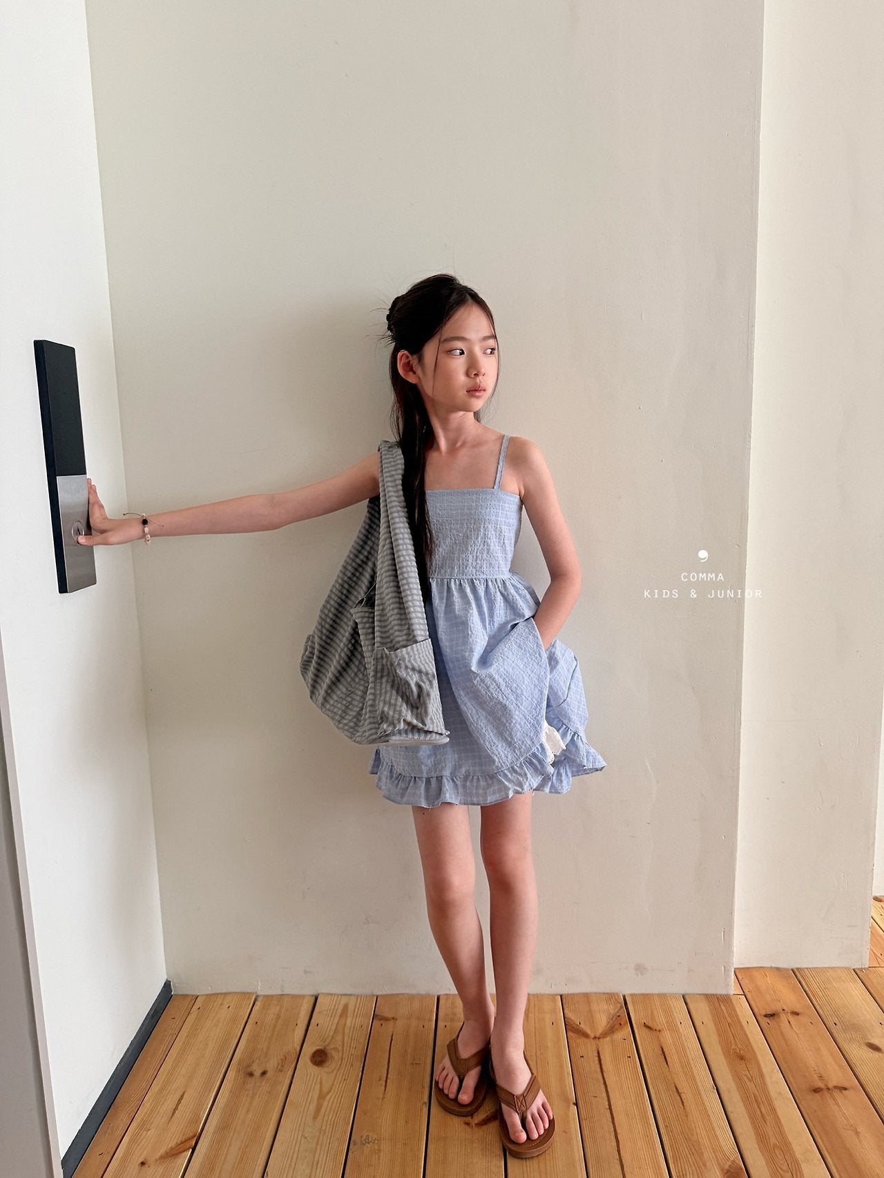 ［comma］Check back open one-piece