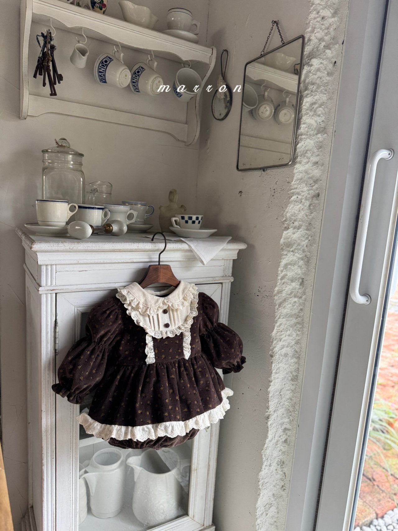 ［marron］Rose lace rompers