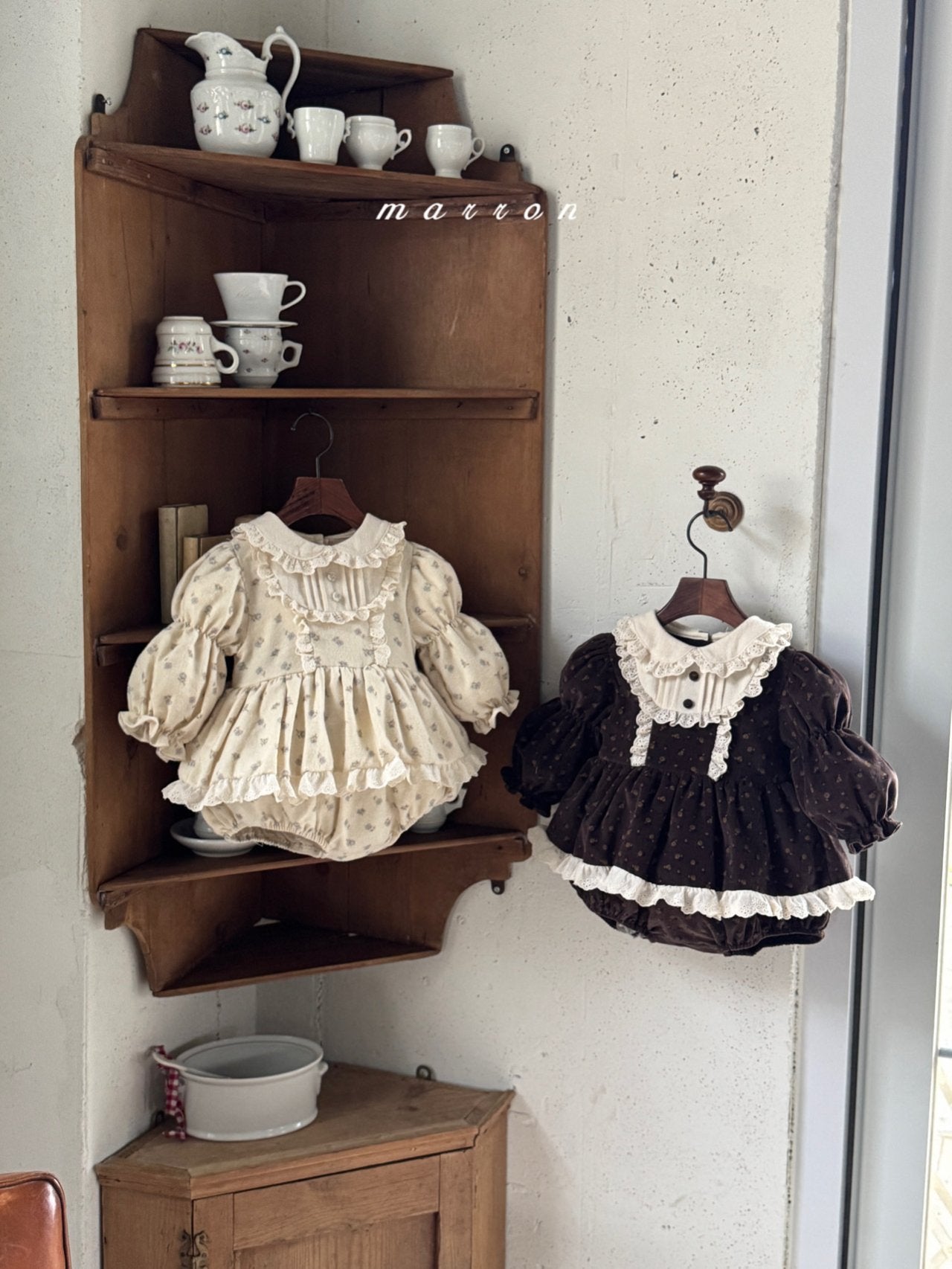 ［marron］Rose lace rompers