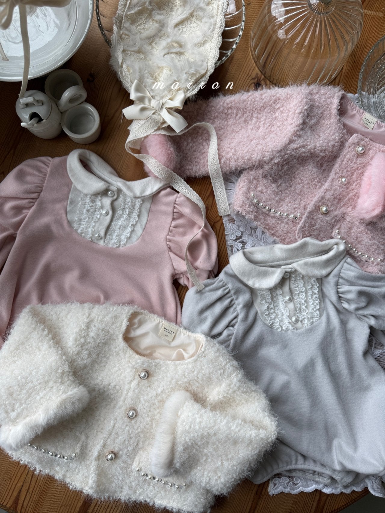 ［marron］Schwarz rompers