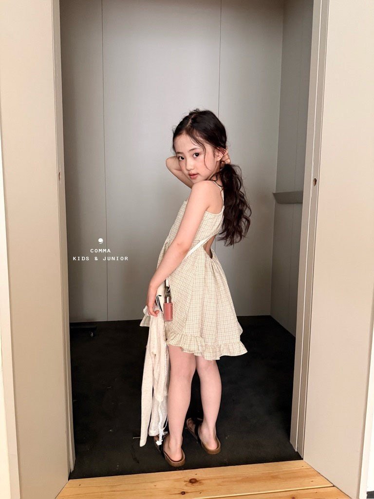 ［comma］Check back open one-piece