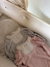 ［marron］Schwarz rompers