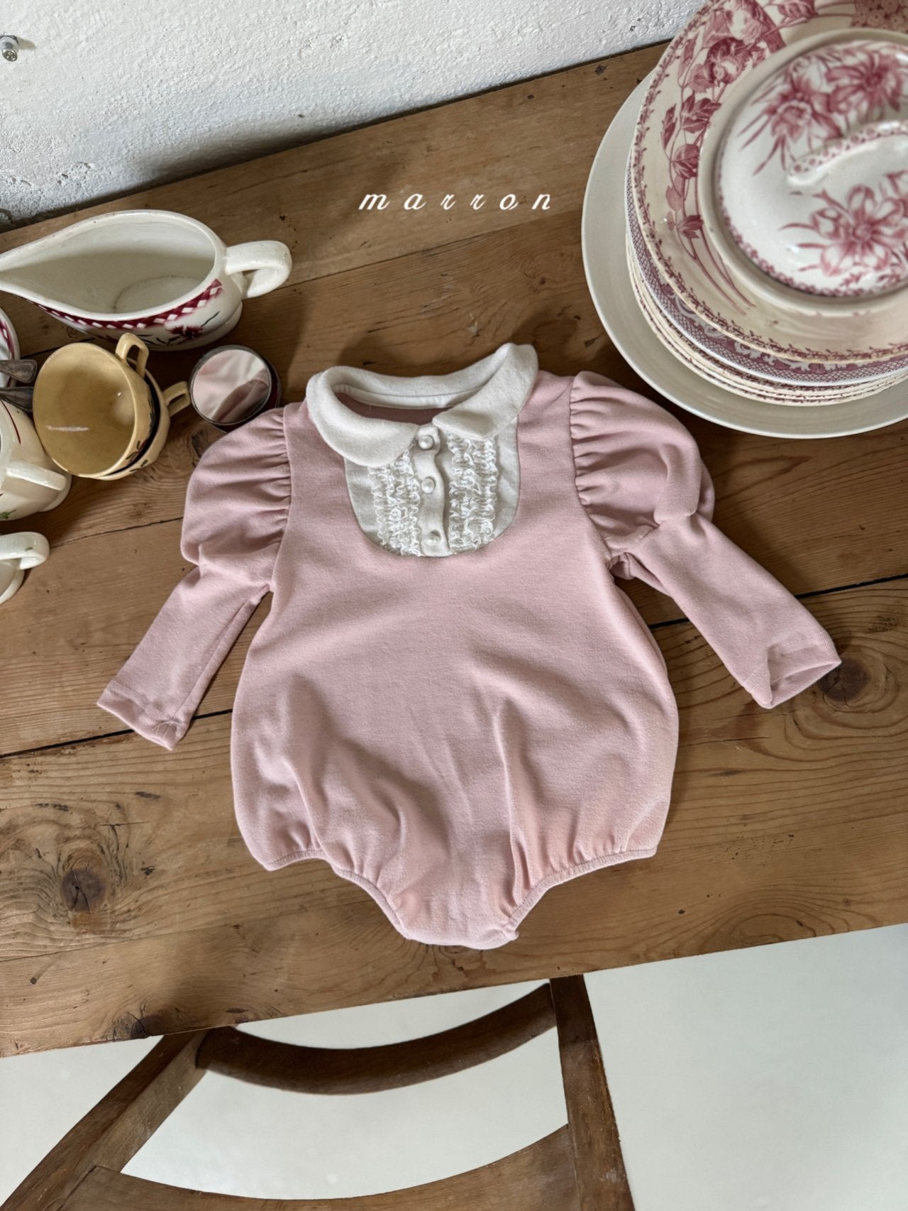 ［marron］Schwarz rompers