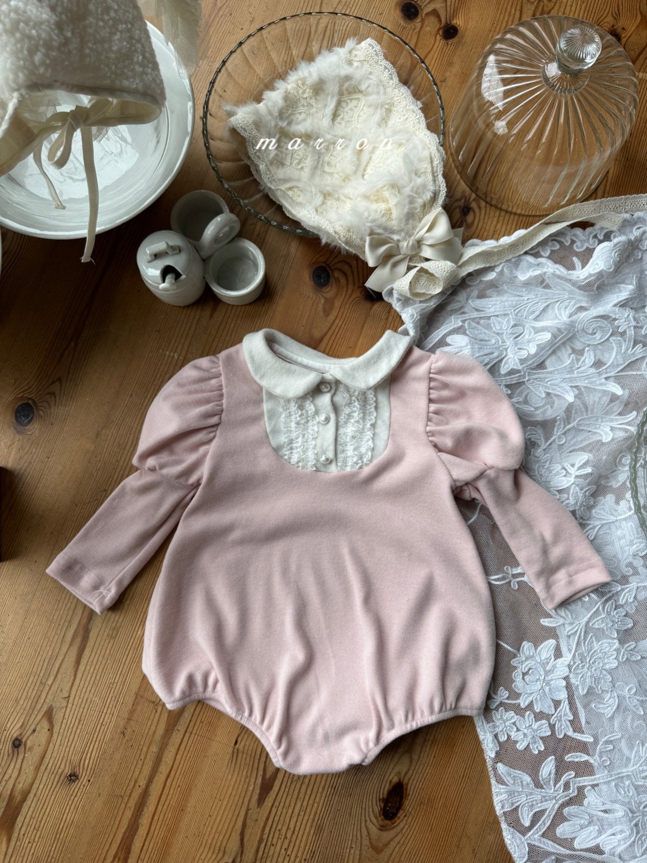 ［marron］Schwarz rompers