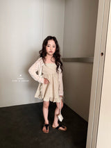 ［comma］Check back open one-piece