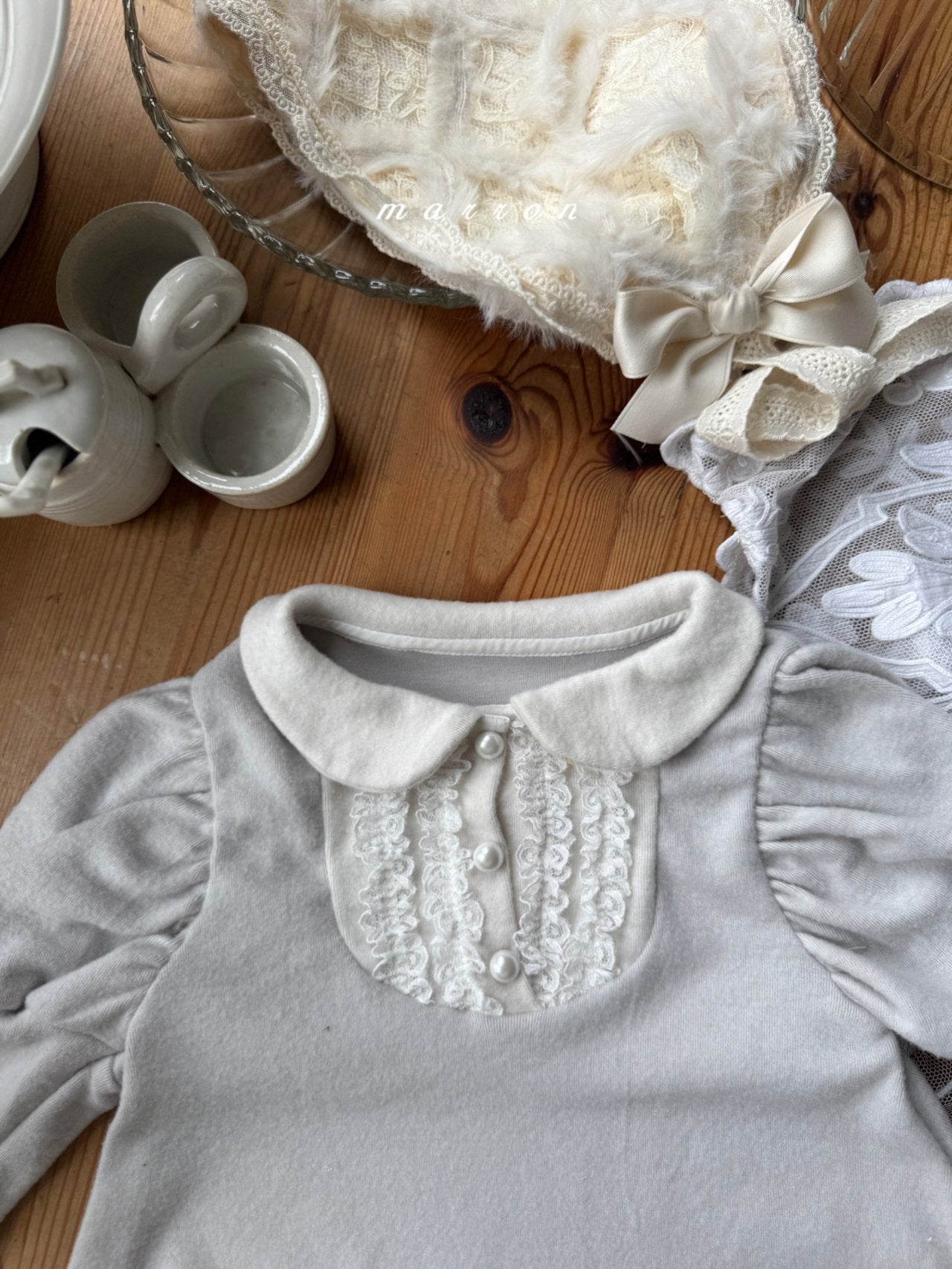 ［marron］Schwarz rompers