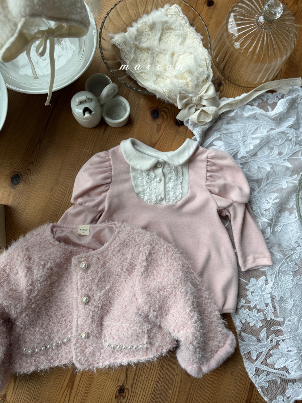 ［marron］Schwarz rompers