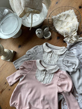 ［marron］Schwarz rompers