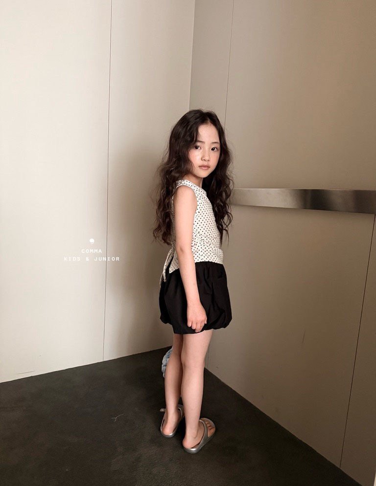 ［comma］Back open dot tee