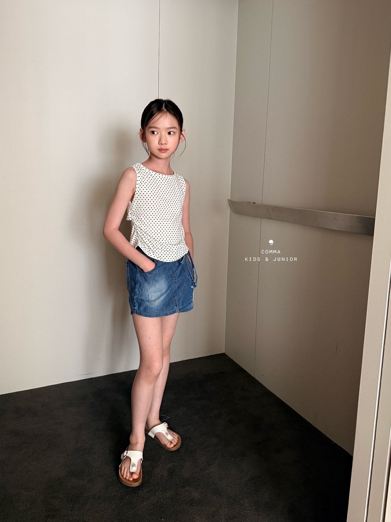［comma］Back open dot tee