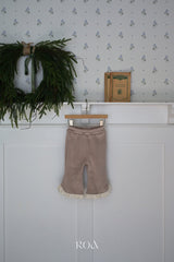 ［ROA］Frill flare pants