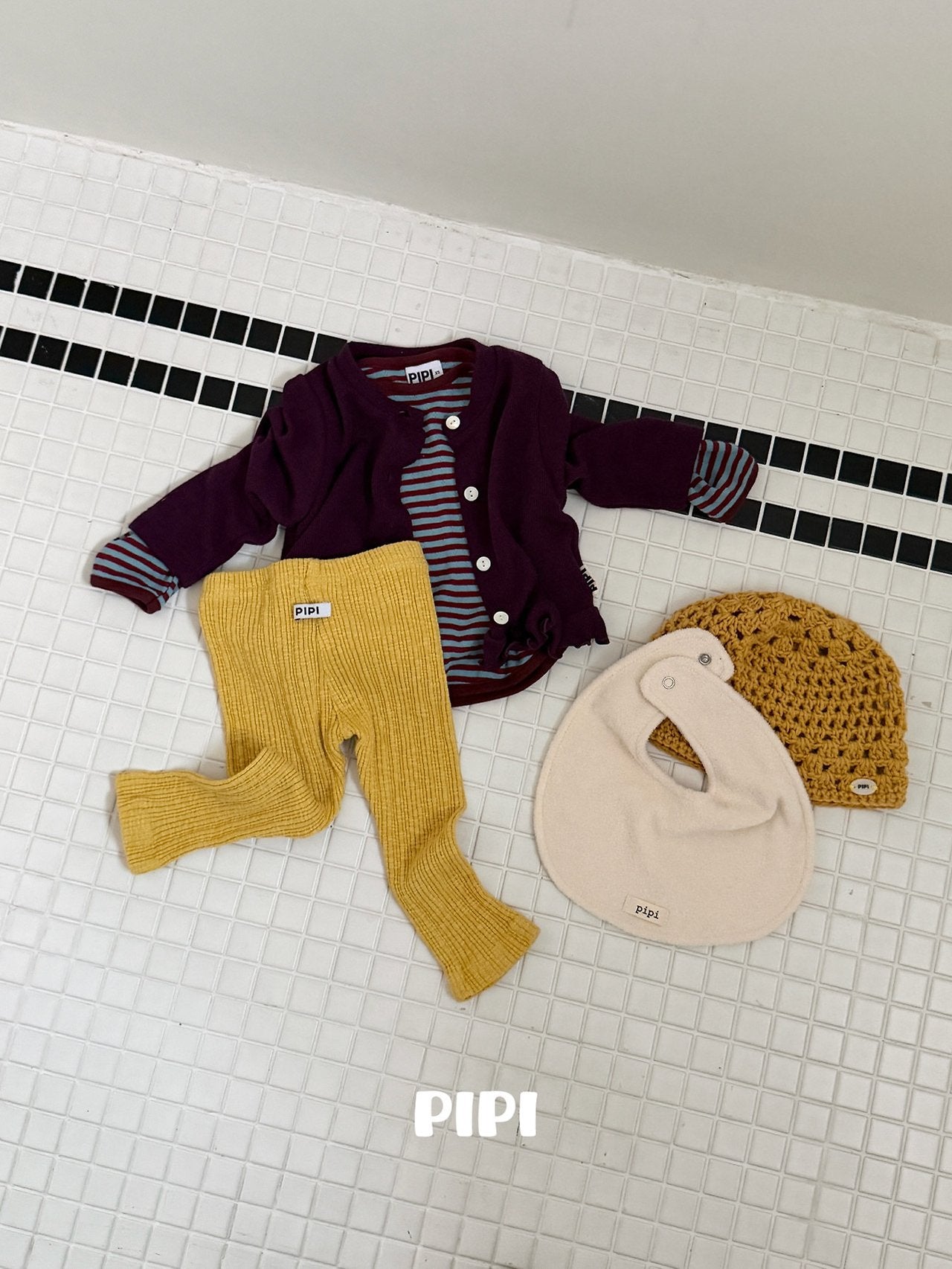 ［pipi］Pipi bib