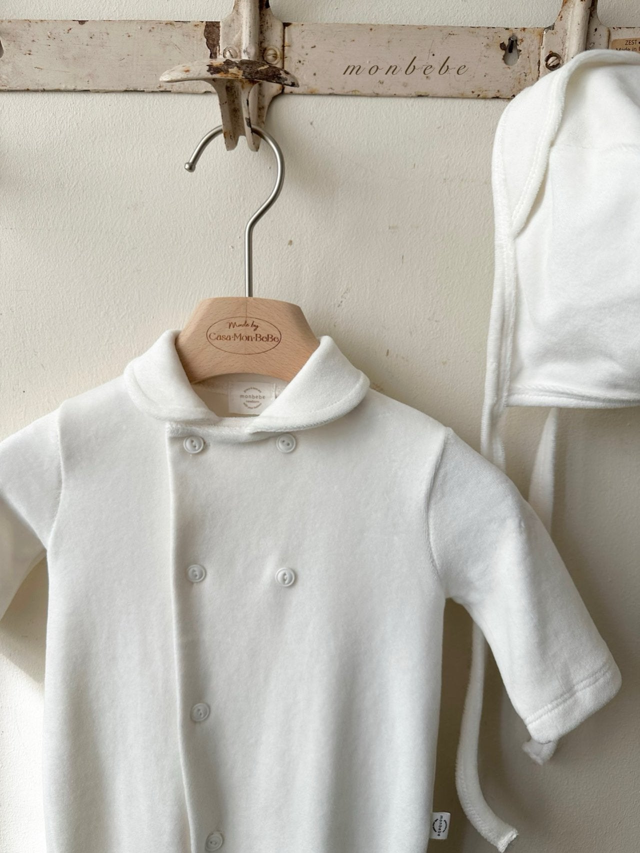 ［monbebe］Loyal rompers