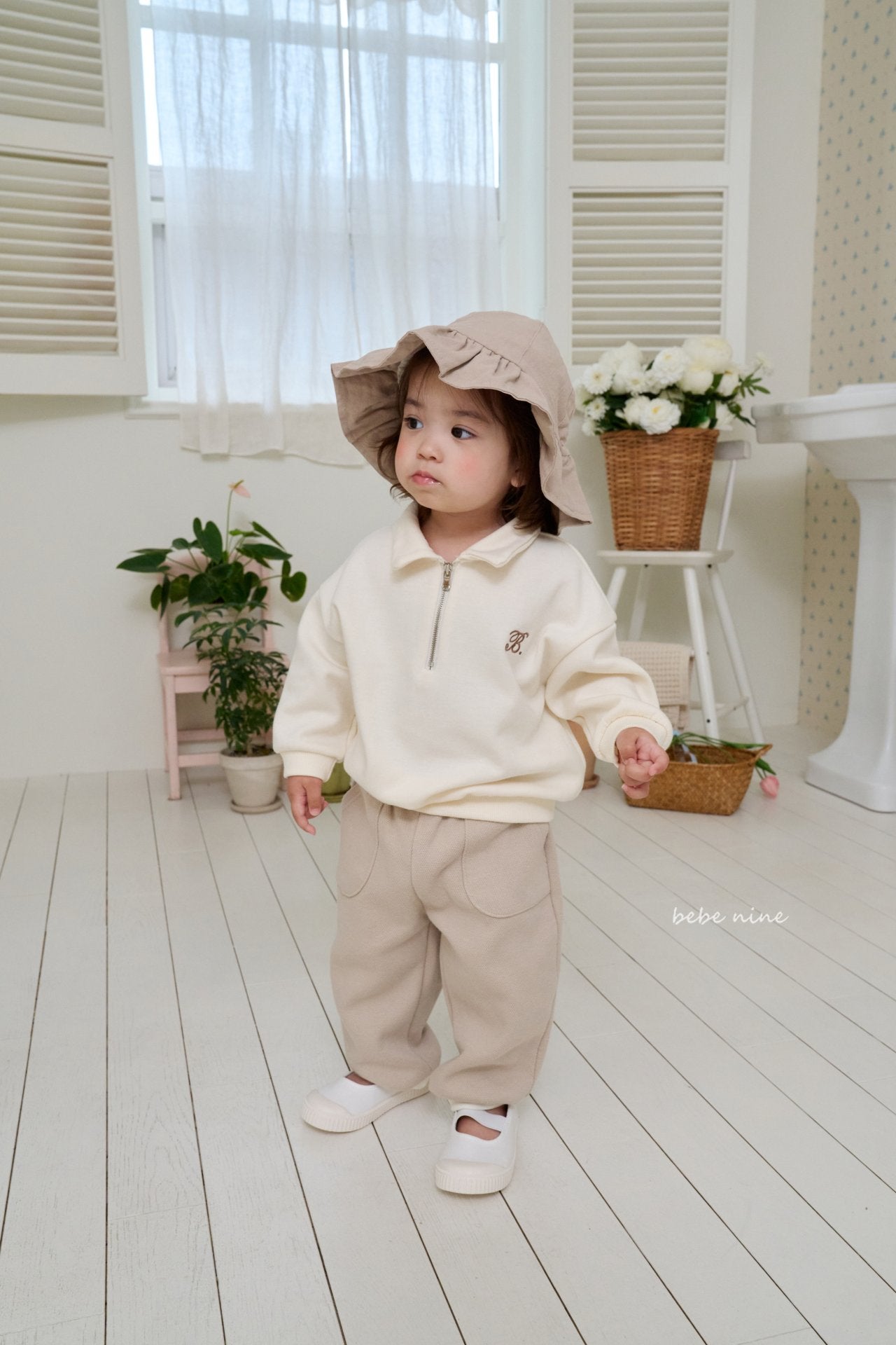 ［bebenine］Nine Zip-Up Sweatshirt