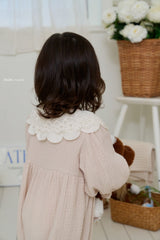 ［bebenine］Claire Frill Suit