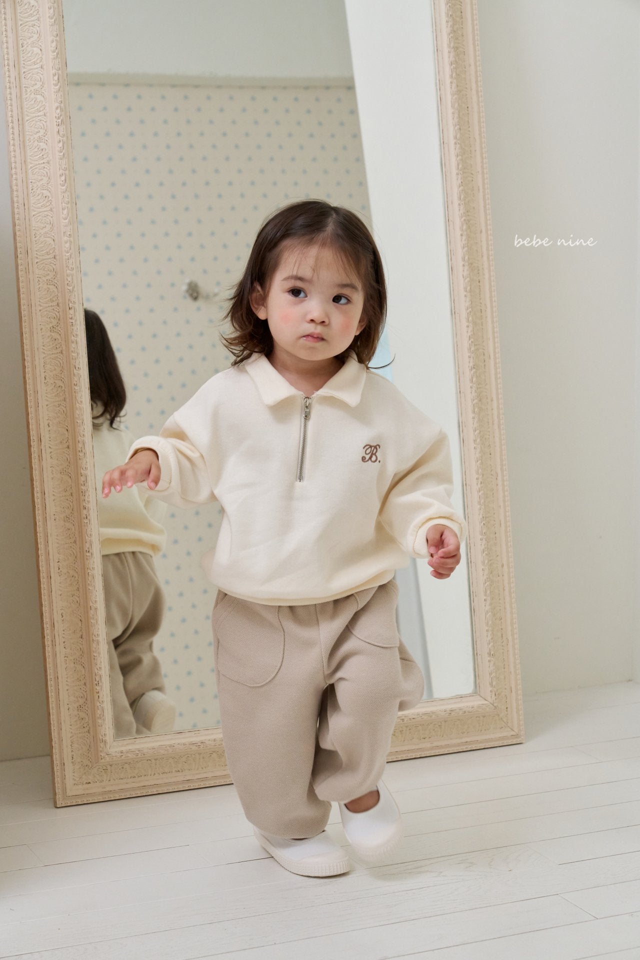 ［bebenine］Nine Zip-Up Sweatshirt