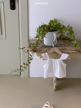 ［bebe holic］Leaf wing blouse
