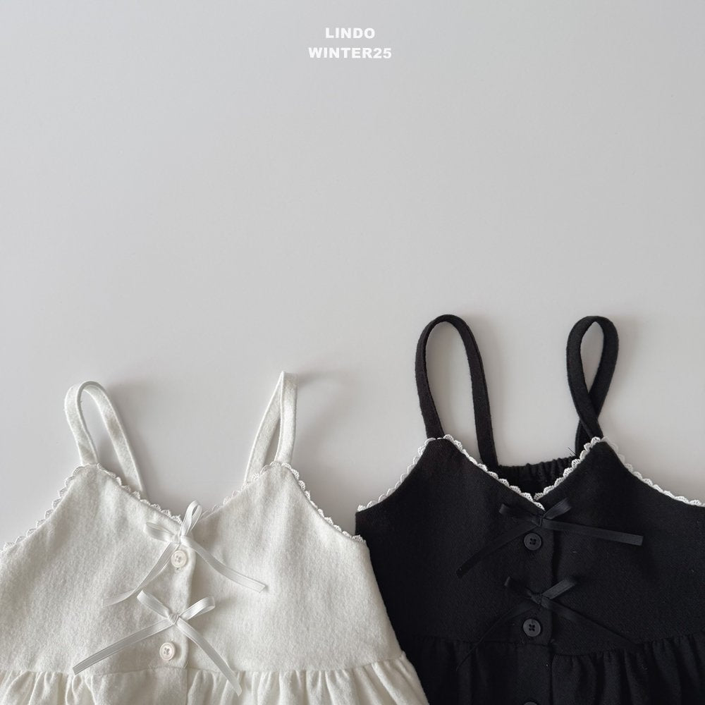 ［LINDO］Flutter ribbon blouse