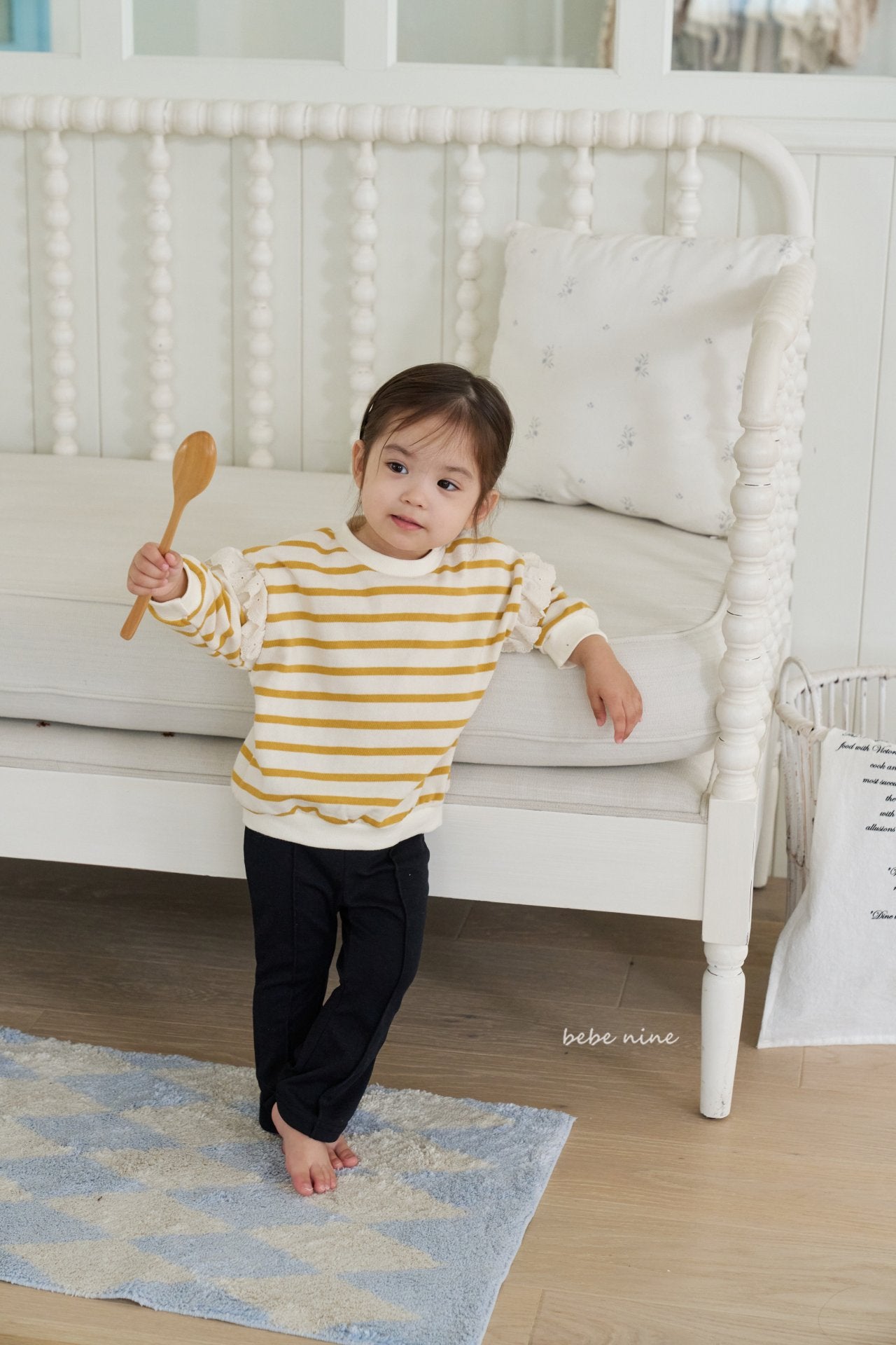 ［bebenine］Bonnie Frill Sweatshirt