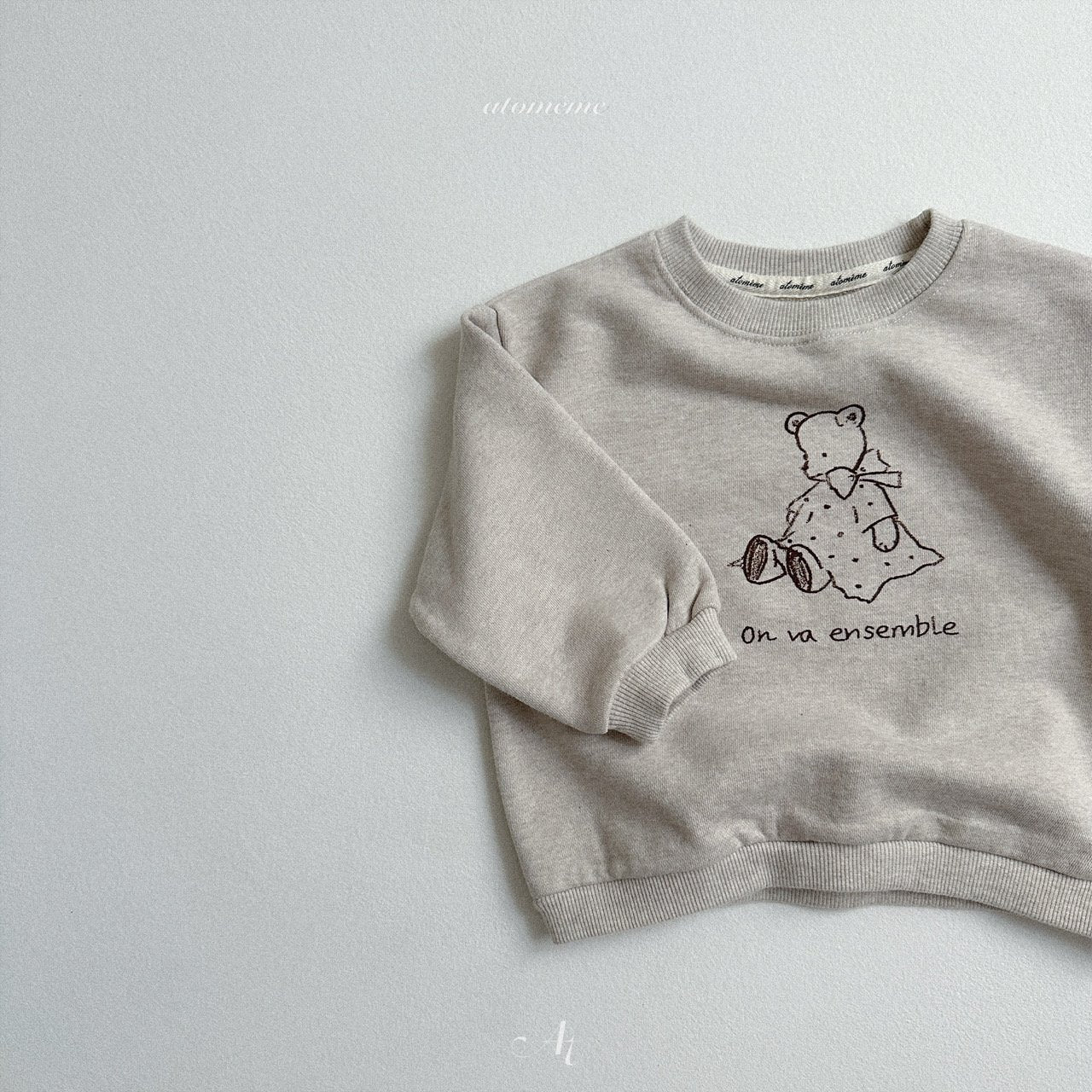 [atomeme] Enni sweatshirt