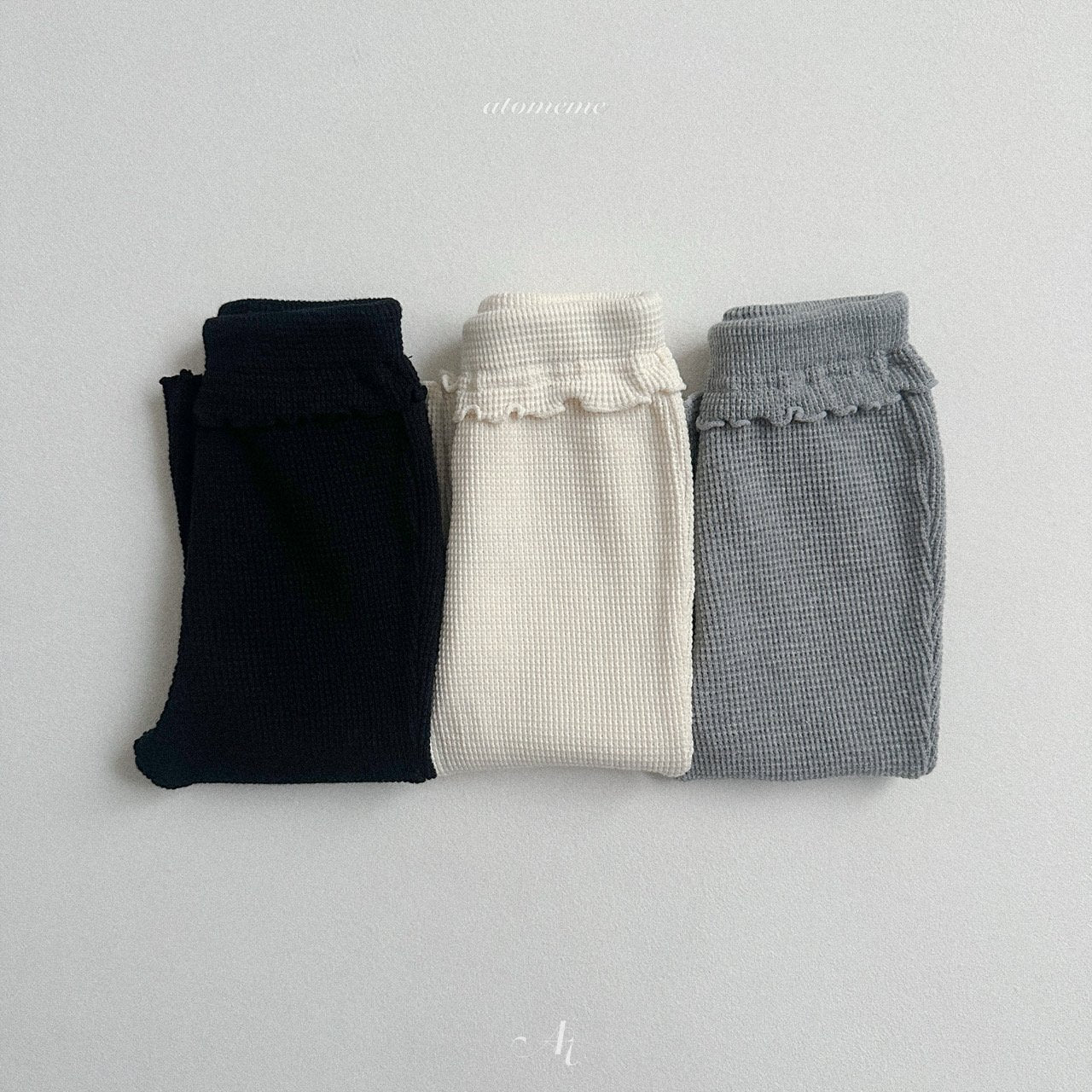 [atomeme] Shue pants